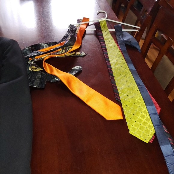 Mens solid black suit - Picture 7 of 7